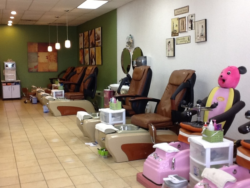 Ivy Nails Brownsburg Coupons from PinPoint PERKS